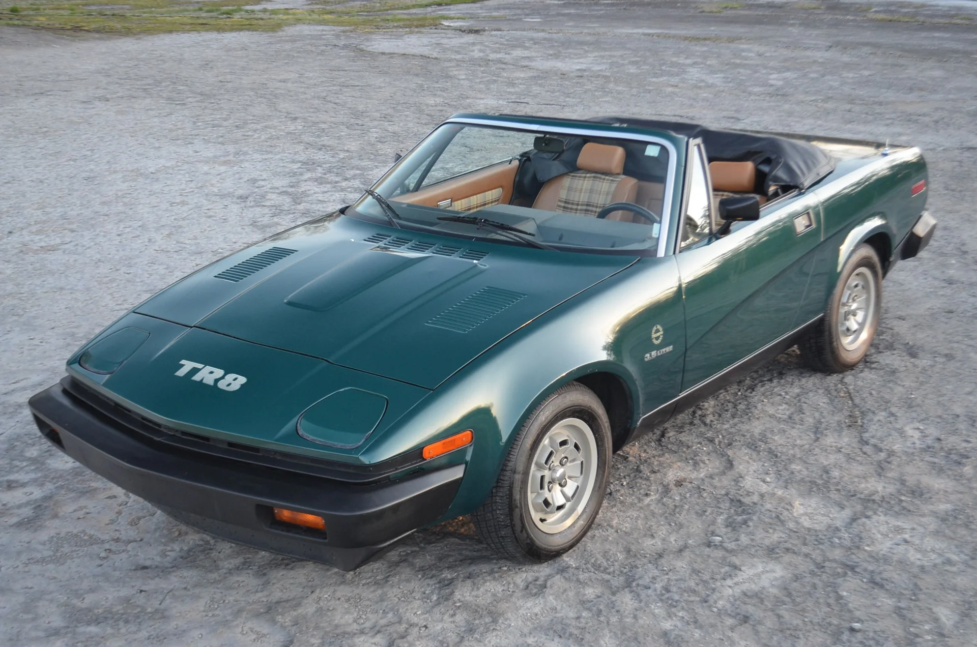 Triumph TR8